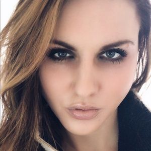 Meet your Posher, Jaclyn